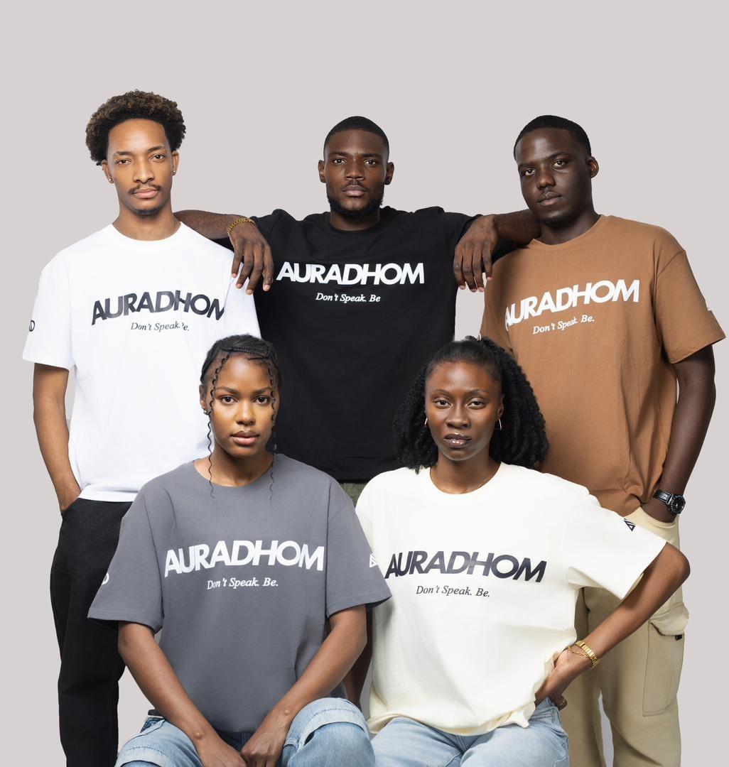 Lumière néon sur texture.